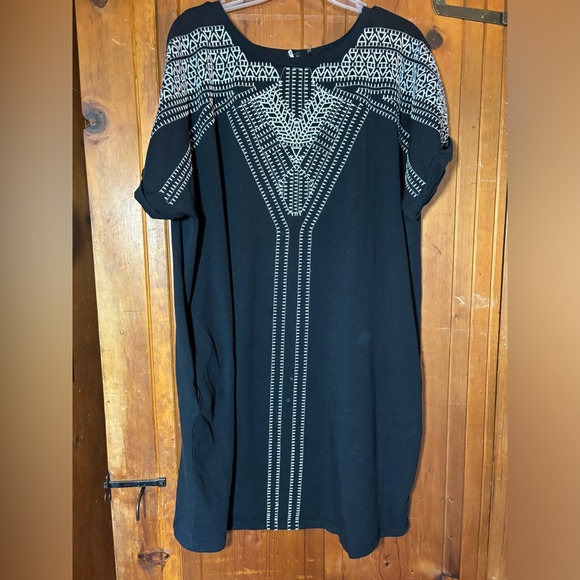 Havana Nights tunic dress black and white with pockets. - Picture 6 of 7